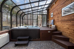Condor by AvantStay Gorgeous Mountain Home w Hot Tub Sauna